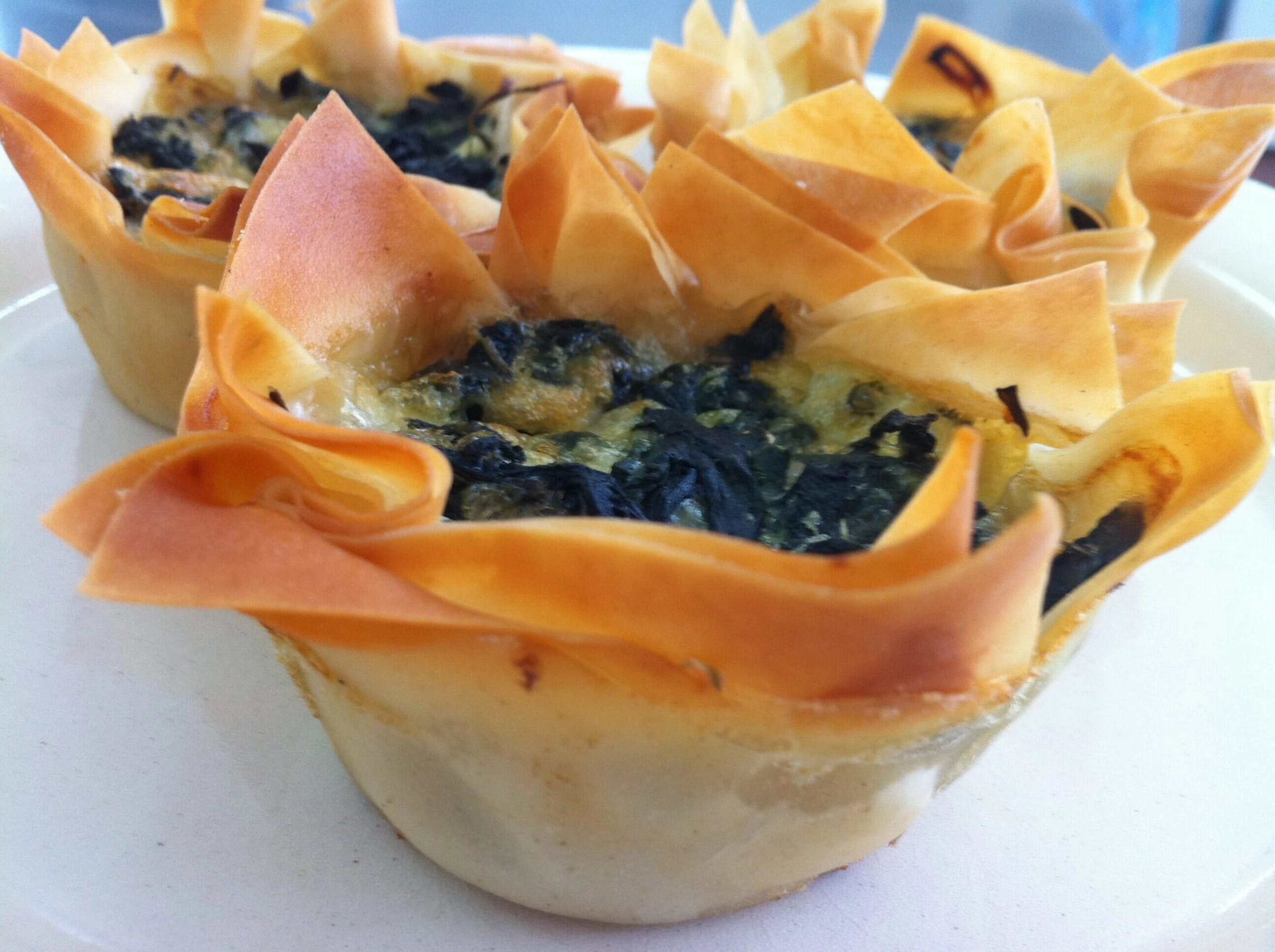 מאפה פילו חצילים וגבינות צאן מאפה פילו חצילים וגבינות צאן